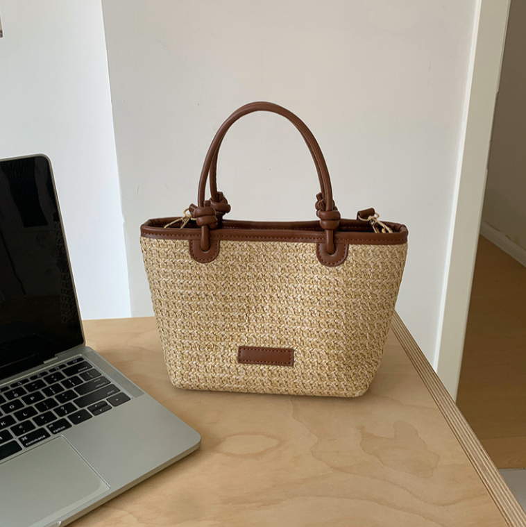 Mini Straw Crossbody