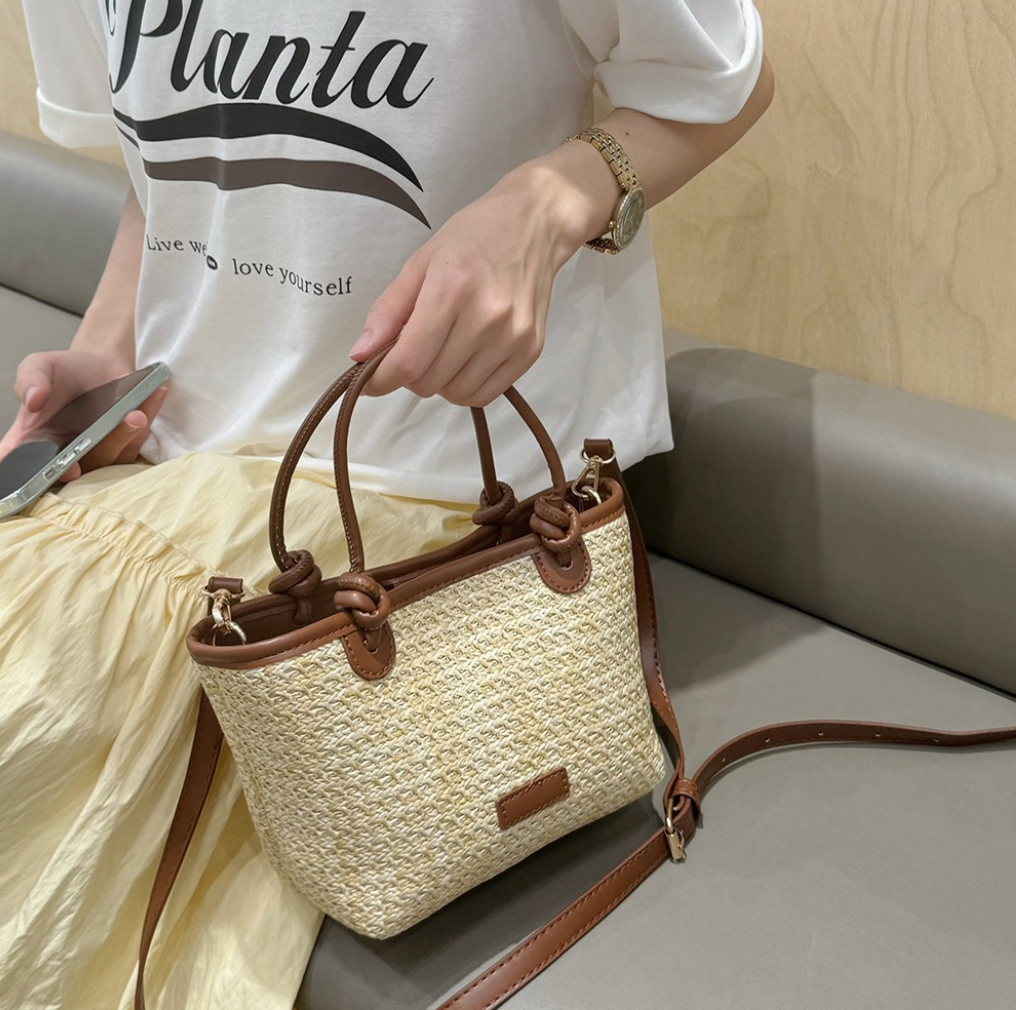 Mini Straw Crossbody