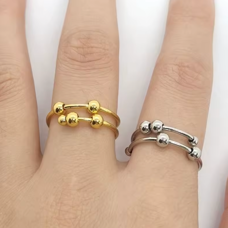 Minimalist Spinner Ring – Elegant Rotating Beads for Tactile Focus