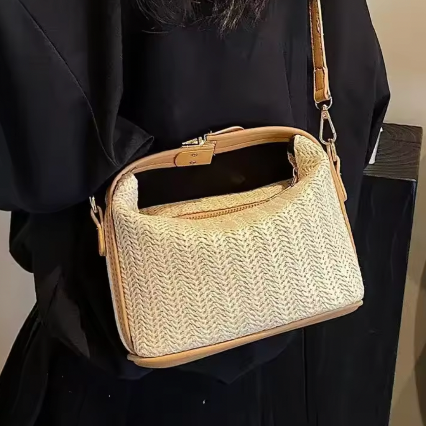 Chic Straw Bucket Bag